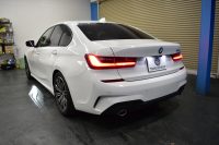 BMW 3シリーズ 330i Mｽﾎﾟｰﾂ G20型 高出力 ｲﾉﾍﾞｰｼｮﾝ&ﾊｲﾗｲﾝ&ｺﾝﾌｫｰﾄP ﾚｰｻﾞｰLEDﾗｲﾄ ﾋｰﾀｰ付黒革 HUD ACC 18AW Mｽﾎﾟｰﾂﾌﾞﾚｰｷ ﾊﾟｰｷﾝｸﾞｱｼｽﾄ+  3Dﾋﾞｭｰ全周囲ｶﾒﾗ ﾀｯﾁﾊﾟﾈﾙﾅﾋﾞ ｱｯﾌﾟﾙｶｰﾌﾟﾚｲ 側面衝突&車線変更警告  2年保証