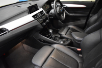 BMW X1 Xﾄﾞﾗｲﾌﾞ18d Mｽﾎﾟｰﾂ 中期ﾓﾃﾞﾙ 4WD ﾋｰﾀｰ付黒革 ｱﾄﾞﾊﾞﾝｽﾄﾞｱｸﾃｨﾌﾞｾｰﾌﾃｨ&ｺﾝﾌｫｰﾄP 追従ACC HUD ｵﾌﾟｼｮﾝ19AW NEWﾃﾞｻﾞｲﾝﾒｰﾀｰ LEDﾍｯﾄﾞﾗｲﾄ ﾀｯﾁﾊﾟﾈﾙHDDﾅﾋﾞBｶﾒﾗ 前後PDC  衝突軽減B 車線逸脱&歩行者警告 電動Rｹﾞｰﾄ ｽﾏｰﾄｷｰ 2年保証