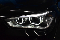 BMW X1 Xﾄﾞﾗｲﾌﾞ18d Mｽﾎﾟｰﾂ 中期ﾓﾃﾞﾙ 4WD ﾋｰﾀｰ付黒革 ｱﾄﾞﾊﾞﾝｽﾄﾞｱｸﾃｨﾌﾞｾｰﾌﾃｨ&ｺﾝﾌｫｰﾄP 追従ACC HUD ｵﾌﾟｼｮﾝ19AW NEWﾃﾞｻﾞｲﾝﾒｰﾀｰ LEDﾍｯﾄﾞﾗｲﾄ ﾀｯﾁﾊﾟﾈﾙHDDﾅﾋﾞBｶﾒﾗ 前後PDC  衝突軽減B 車線逸脱&歩行者警告 電動Rｹﾞｰﾄ ｽﾏｰﾄｷｰ 2年保証