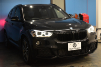 BMW X1 Xﾄﾞﾗｲﾌﾞ18d Mｽﾎﾟｰﾂ 中期ﾓﾃﾞﾙ 4WD ﾋｰﾀｰ付黒革 ｱﾄﾞﾊﾞﾝｽﾄﾞｱｸﾃｨﾌﾞｾｰﾌﾃｨ&ｺﾝﾌｫｰﾄP 追従ACC HUD ｵﾌﾟｼｮﾝ19AW NEWﾃﾞｻﾞｲﾝﾒｰﾀｰ LEDﾍｯﾄﾞﾗｲﾄ ﾀｯﾁﾊﾟﾈﾙHDDﾅﾋﾞBｶﾒﾗ 前後PDC  衝突軽減B 車線逸脱&歩行者警告 電動Rｹﾞｰﾄ ｽﾏｰﾄｷｰ 2年保証