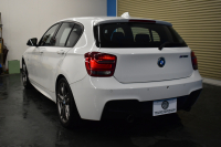 BMW 1シリーズ M135i 直6ﾀｰﾎﾞ320馬力 ｱﾀﾞﾌﾟﾃｨﾌﾞMｻｽ 大型ﾌﾞﾚｰｷｼｽﾃﾑ ｱﾙｶﾝﾀｰﾗ電動ｽﾎﾟｰﾂｼｰﾄ ﾀｯﾁﾊﾟｯﾄﾞ付iﾄﾞﾗｲﾌﾞHDDﾅﾋﾞ Bｶﾒﾗ ﾘｱPDC ﾊﾟﾄﾞﾙｼﾌﾄ 専用18AW ｽﾏｰﾄｷｰ DSRC 2年保証