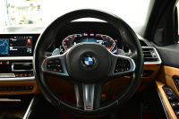BMW 3シリーズ 320i Mｽﾎﾟｰﾂ 1ｵｰﾅｰ ﾊｲﾗｲﾝ&ｺﾝﾌｫｰﾄP ﾋｰﾀｰ付ｺﾆｬｯｸﾚｻﾞｰ HUD ﾌﾙｾｸﾞTV ﾀｯﾁﾊﾟﾈﾙﾅﾋﾞBｶﾒﾗPｱｼｽﾄ ｱｯﾌﾟﾙｶｰﾌﾟﾚｲ  追従ACC LEDﾍｯﾄﾞﾗｲﾄ 電動ﾄﾗﾝｸ 側面衝突&車線変更&逸脱&歩行者警告 液晶ﾒｰﾀｰ 後退ｱｼｽﾄ ｱｸﾃｨﾌﾞPDC緊急ﾌﾞﾚｰｷ  2年保証