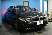 BMW 3シリーズ 320i Mｽﾎﾟｰﾂ 1ｵｰﾅｰ ﾊｲﾗｲﾝ&ｺﾝﾌｫｰﾄP ﾋｰﾀｰ付ｺﾆｬｯｸﾚｻﾞｰ HUD ﾌﾙｾｸﾞTV ﾀｯﾁﾊﾟﾈﾙﾅﾋﾞBｶﾒﾗPｱｼｽﾄ ｱｯﾌﾟﾙｶｰﾌﾟﾚｲ  追従ACC LEDﾍｯﾄﾞﾗｲﾄ 電動ﾄﾗﾝｸ 側面衝突&車線変更&逸脱&歩行者警告 液晶ﾒｰﾀｰ 後退ｱｼｽﾄ ｱｸﾃｨﾌﾞPDC緊急ﾌﾞﾚｰｷ  2年保証