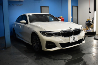 BMW 3シリーズ 320d Xﾄﾞﾗｲﾌﾞ Mｽﾎﾟｰﾂ G20型 4WD ｺﾝﾌｫｰﾄP Pｱｼｽﾄﾌﾟﾗｽ 3Dﾋﾞｭｰ全周囲ｶﾒﾗ ﾋｰﾀｰ付ｱﾙｶﾝﾀｰﾗ電動ｽﾎﾟｰﾂｼｰﾄ ﾀｯﾁﾊﾟﾈﾙﾅﾋﾞBｶﾒﾗ ｱｯﾌﾟﾙｶｰﾌﾟﾚｲ  追従ACC LEDﾍｯﾄﾞﾗｲﾄ 電動ﾄﾗﾝｸ 側面衝突&車線変更&逸脱&歩行者警告 液晶ﾒｰﾀｰ 後退ｱｼｽﾄ 2年保証