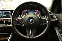 BMW 3シリーズ 320d Xﾄﾞﾗｲﾌﾞ Mｽﾎﾟｰﾂ G20型 4WD ｺﾝﾌｫｰﾄP Pｱｼｽﾄﾌﾟﾗｽ 3Dﾋﾞｭｰ全周囲ｶﾒﾗ ﾋｰﾀｰ付ｱﾙｶﾝﾀｰﾗ電動ｽﾎﾟｰﾂｼｰﾄ ﾀｯﾁﾊﾟﾈﾙﾅﾋﾞBｶﾒﾗ ｱｯﾌﾟﾙｶｰﾌﾟﾚｲ  追従ACC LEDﾍｯﾄﾞﾗｲﾄ 電動ﾄﾗﾝｸ 側面衝突&車線変更&逸脱&歩行者警告 液晶ﾒｰﾀｰ 後退ｱｼｽﾄ 2年保証