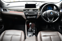 BMW X1 Xdrive18d Xﾗｲﾝ 中期 4WD ﾊｲﾗｲﾝ&ｺﾝﾌｫｰﾄP ｱﾄﾞﾊﾞﾝｽﾄﾞｱｸﾃｨﾌﾞｾｰﾌﾃｨP 追従ACC HUD ﾋｰﾀｰ付電動ﾓｶﾚｻﾞｰ LEDﾍｯﾄﾞﾗｲﾄ 衝突軽減ﾌﾞﾚｰｷ 車線逸脱&歩行者警告 ﾀｯﾁﾊﾟﾈﾙiﾄﾞﾗｲﾌﾞﾅﾋﾞBｶﾒﾗ ﾌﾙｾｸﾞTV Pｱｼｽﾄ 前後PDC 電動ﾄﾗﾝｸ  ｽﾏｰﾄｷｰ 2年保証