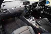 BMW Mシリーズ M2 ｺﾝﾍﾟﾃｨｼｮﾝ MDCT 7速DCT LCI後期 ｺﾝﾍﾟﾃｨｼｮﾝ専用410馬力ｴﾝｼﾞﾝ ﾍｷｻｺﾞﾅﾙLEDﾍｯﾄﾞﾗｲﾄ&ﾃｰﾙ ﾋｰﾀｰ付黒革 harman/kardon ﾀｯﾁﾊﾟﾈﾙHDDﾅﾋﾞBｶﾒﾗ 専用19AW 車線逸脱&歩行者警告 衝突軽減ﾌﾞﾚｰｷ ｶｰﾎﾞﾝｲﾝﾃﾘｱ Mｼｰﾄﾍﾞﾙﾄ  2年保証