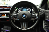 BMW 1シリーズ M135i xDrive ﾌﾙﾀｲﾑ4WD ｺﾝﾌｫｰﾄ&ﾅﾋﾞｹﾞｰｼｮﾝP Mｽﾎﾟｰﾂｼｰﾄ Mｽﾎﾟｰﾂﾌﾞﾚｰｷ 追従ACC Pｱｼｽﾄ BMWﾗｲﾌﾞｺｯｸﾋﾟｯﾄ ﾋｰﾀｰ付ｱﾙｶﾝﾀｰﾗｺﾝﾋﾞｽﾎﾟｰﾂｼｰﾄ ﾀｯﾁﾊﾟﾈﾙﾅﾋﾞ ｱｯﾌﾟﾙｶｰﾌﾟﾚｲ ﾍｷｻｺﾞﾅﾙLEDﾍｯﾄﾞﾗｲﾄ 電動Rｹﾞｰﾄ 2年保証