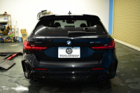 BMW 1シリーズ M135i xDrive ﾌﾙﾀｲﾑ4WD ｺﾝﾌｫｰﾄ&ﾅﾋﾞｹﾞｰｼｮﾝP Mｽﾎﾟｰﾂｼｰﾄ Mｽﾎﾟｰﾂﾌﾞﾚｰｷ 追従ACC Pｱｼｽﾄ BMWﾗｲﾌﾞｺｯｸﾋﾟｯﾄ ﾋｰﾀｰ付ｱﾙｶﾝﾀｰﾗｺﾝﾋﾞｽﾎﾟｰﾂｼｰﾄ ﾀｯﾁﾊﾟﾈﾙﾅﾋﾞ ｱｯﾌﾟﾙｶｰﾌﾟﾚｲ ﾍｷｻｺﾞﾅﾙLEDﾍｯﾄﾞﾗｲﾄ 電動Rｹﾞｰﾄ 2年保証