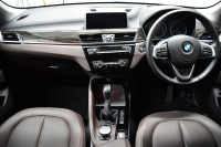 BMW X1 Xdrive20i Xﾗｲﾝ  ﾊｲﾗｲﾝ 4WD 1ｵｰﾅｰ  ｱﾄﾞﾊﾞﾝｽﾄﾞｱｸﾃｨﾌﾞｾｰﾌﾃｨP 追従ACC HUD ﾋｰﾀｰ付ﾓｶﾚｻﾞｰ ﾀｯﾁﾊﾟｯﾄﾞﾅﾋﾞBｶﾒﾗ Pｱｼｽﾄ前後PDC LEDﾍｯﾄﾞﾗｲﾄ 衝突軽減 車線逸脱&歩行者警告 電動Rｹﾞｰﾄ ｳｯﾄﾞｲﾝﾃﾘｱ ﾄﾞﾗﾊﾟﾌｫ 2年保証