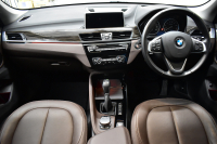 BMW X1 Xdrive20i Xﾗｲﾝ 4WD 1ｵｰﾅｰ  ｱﾄﾞﾊﾞﾝｽﾄﾞｱｸﾃｨﾌﾞｾｰﾌﾃｨP 追従ACC HUD ﾋｰﾀｰ付茶革 ﾀｯﾁﾊﾟｯﾄﾞﾅﾋﾞBｶﾒﾗ Pｱｼｽﾄ前後PDC LEDﾍｯﾄﾞﾗｲﾄ 衝突軽減 車線逸脱&歩行者警告 電動Rｹﾞｰﾄ ｳｯﾄﾞｲﾝﾃﾘｱ ﾄﾞﾗﾊﾟﾌｫ 19AW 2年保証