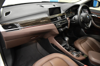 BMW X1 Xdrive20i Xﾗｲﾝ 4WD 1ｵｰﾅｰ  ｱﾄﾞﾊﾞﾝｽﾄﾞｱｸﾃｨﾌﾞｾｰﾌﾃｨP 追従ACC HUD ﾋｰﾀｰ付茶革 ﾀｯﾁﾊﾟｯﾄﾞﾅﾋﾞBｶﾒﾗ Pｱｼｽﾄ前後PDC LEDﾍｯﾄﾞﾗｲﾄ 衝突軽減 車線逸脱&歩行者警告 電動Rｹﾞｰﾄ ｳｯﾄﾞｲﾝﾃﾘｱ ﾄﾞﾗﾊﾟﾌｫ 19AW 2年保証