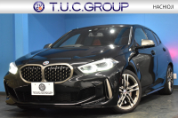 BMW 1シリーズ M135i xDrive 4WD ﾌﾟﾗｽ&ｽﾄﾚｰｼﾞ&ﾅﾋﾞｹﾞｰｼｮﾝP ﾋｰﾀｰ付ﾏｸﾞﾏﾚｯﾄﾞﾀﾞｺﾀﾚｻﾞｰ ｱﾀﾞﾌﾟﾃｨﾌﾞｻｽ Mｽﾎﾟｰﾂｼｰﾄ Mｽﾎﾟｰﾂﾌﾞﾚｰｷ Mｼｰﾄﾍﾞﾙﾄ 追従ACC Pｱｼｽﾄ ﾗｲﾌﾞｺｯｸﾋﾟｯﾄ ﾀｯﾁﾊﾟﾈﾙﾅﾋﾞ ｱｯﾌﾟﾙｶｰﾌﾟﾚｲ LEDﾍｯﾄﾞﾗｲﾄ 2年保証