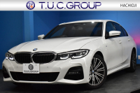 BMW 3シリーズ 320i Mｽﾎﾟｰﾂ ｺﾝﾌｫｰﾄP HUD ｼﾞｪｽﾁｬｰｺﾝﾄﾛｰﾙ付ﾀｯﾁﾊﾟﾈﾙﾅﾋﾞ ﾊﾟｰｷﾝｸﾞｱｼｽﾄﾌﾟﾗｽ 追従ACC LEDﾍｯﾄﾞﾗｲﾄ ｼｰﾄﾋｰﾀｰ 3Dﾋﾞｭｰ全周囲ｶﾒﾗ ｱｯﾌﾟﾙｶｰﾌﾟﾚｲ 側面衝突&車線変更&逸脱&歩行者警告 液晶ﾒｰﾀｰ 後退ｱｼｽﾄ ｱｸﾃｨﾌﾞPDC緊急ﾌﾞﾚｰｷ  2年保証