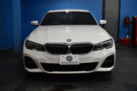 BMW 3シリーズ 320i Mｽﾎﾟｰﾂ ｺﾝﾌｫｰﾄP HUD ｼﾞｪｽﾁｬｰｺﾝﾄﾛｰﾙ付ﾀｯﾁﾊﾟﾈﾙﾅﾋﾞ ﾊﾟｰｷﾝｸﾞｱｼｽﾄﾌﾟﾗｽ 追従ACC LEDﾍｯﾄﾞﾗｲﾄ ｼｰﾄﾋｰﾀｰ 3Dﾋﾞｭｰ全周囲ｶﾒﾗ ｱｯﾌﾟﾙｶｰﾌﾟﾚｲ 側面衝突&車線変更&逸脱&歩行者警告 液晶ﾒｰﾀｰ 後退ｱｼｽﾄ ｱｸﾃｨﾌﾞPDC緊急ﾌﾞﾚｰｷ  2年保証