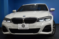 BMW 3シリーズ 320i Mｽﾎﾟｰﾂ ｺﾝﾌｫｰﾄP HUD ｼﾞｪｽﾁｬｰｺﾝﾄﾛｰﾙ付ﾀｯﾁﾊﾟﾈﾙﾅﾋﾞ ﾊﾟｰｷﾝｸﾞｱｼｽﾄﾌﾟﾗｽ 追従ACC LEDﾍｯﾄﾞﾗｲﾄ ｼｰﾄﾋｰﾀｰ 3Dﾋﾞｭｰ全周囲ｶﾒﾗ ｱｯﾌﾟﾙｶｰﾌﾟﾚｲ 側面衝突&車線変更&逸脱&歩行者警告 液晶ﾒｰﾀｰ 後退ｱｼｽﾄ ｱｸﾃｨﾌﾞPDC緊急ﾌﾞﾚｰｷ  2年保証