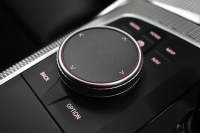 BMW 3シリーズ 320i Mｽﾎﾟｰﾂ ｺﾝﾌｫｰﾄP ｵﾌﾟｼｮﾝHUD 全周囲ｶﾒﾗ3Dﾋﾞｭｰ ﾜｲﾔﾚｽ充電 電動ﾄﾗﾝｸ ﾋｰﾀｰ付ｱﾙｶﾝﾀｰﾗｺﾝﾋﾞ ﾀｯﾁﾊﾟﾈﾙﾅﾋﾞ ｱｯﾌﾟﾙｶｰﾌﾟﾚｲ 追従ACC LEDﾍｯﾄﾞﾗｲﾄ 側面衝突&車線変更&逸脱&歩行者警告 液晶ﾒｰﾀｰ 後退ｱｼｽﾄ Pｱｼｽﾄ 2年保証