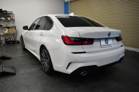 BMW 3シリーズ 320i Mｽﾎﾟｰﾂ ｺﾝﾌｫｰﾄP ｵﾌﾟｼｮﾝHUD 全周囲ｶﾒﾗ3Dﾋﾞｭｰ ﾜｲﾔﾚｽ充電 電動ﾄﾗﾝｸ ﾋｰﾀｰ付ｱﾙｶﾝﾀｰﾗｺﾝﾋﾞ ﾀｯﾁﾊﾟﾈﾙﾅﾋﾞ ｱｯﾌﾟﾙｶｰﾌﾟﾚｲ 追従ACC LEDﾍｯﾄﾞﾗｲﾄ 側面衝突&車線変更&逸脱&歩行者警告 液晶ﾒｰﾀｰ 後退ｱｼｽﾄ Pｱｼｽﾄ 2年保証