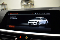 BMW 3シリーズ 320i Mｽﾎﾟｰﾂ ｺﾝﾌｫｰﾄP ｵﾌﾟｼｮﾝHUD 全周囲ｶﾒﾗ3Dﾋﾞｭｰ ﾜｲﾔﾚｽ充電 電動ﾄﾗﾝｸ ﾋｰﾀｰ付ｱﾙｶﾝﾀｰﾗｺﾝﾋﾞ ﾀｯﾁﾊﾟﾈﾙﾅﾋﾞ ｱｯﾌﾟﾙｶｰﾌﾟﾚｲ 追従ACC LEDﾍｯﾄﾞﾗｲﾄ 側面衝突&車線変更&逸脱&歩行者警告 液晶ﾒｰﾀｰ 後退ｱｼｽﾄ Pｱｼｽﾄ 2年保証