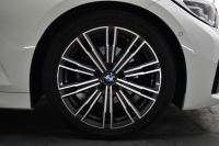 BMW 3シリーズ 320i Mｽﾎﾟｰﾂ ｺﾝﾌｫｰﾄP ｵﾌﾟｼｮﾝHUD 全周囲ｶﾒﾗ3Dﾋﾞｭｰ ﾜｲﾔﾚｽ充電 電動ﾄﾗﾝｸ ﾋｰﾀｰ付ｱﾙｶﾝﾀｰﾗｺﾝﾋﾞ ﾀｯﾁﾊﾟﾈﾙﾅﾋﾞ ｱｯﾌﾟﾙｶｰﾌﾟﾚｲ 追従ACC LEDﾍｯﾄﾞﾗｲﾄ 側面衝突&車線変更&逸脱&歩行者警告 液晶ﾒｰﾀｰ 後退ｱｼｽﾄ Pｱｼｽﾄ 2年保証