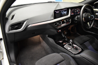 BMW 1シリーズ M135i xDrive ﾌﾙﾀｲﾑ4WD TV ｺﾝﾌｫｰﾄ&ﾅﾋﾞｹﾞｰｼｮﾝ&ｽﾄﾚｰｼﾞP Mｽﾎﾟｰﾂｼｰﾄ Mｽﾎﾟｰﾂﾌﾞﾚｰｷ 可変ｻｽ 追従ACC BMWﾗｲﾌﾞｺｯｸﾋﾟｯﾄ ﾋｰﾀｰ付ｱﾙｶﾝﾀｰﾗｽﾎﾟｰﾂｼｰﾄ ﾀｯﾁﾊﾟﾈﾙﾅﾋﾞ ｱｯﾌﾟﾙｶｰﾌﾟﾚｲ ﾍｷｻｺﾞﾅﾙLEDﾍｯﾄﾞﾗｲﾄ 電動Rｹﾞｰﾄ 2年保証