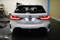 BMW 1シリーズ M135i xDrive ﾌﾙﾀｲﾑ4WD TV ｺﾝﾌｫｰﾄ&ﾅﾋﾞｹﾞｰｼｮﾝ&ｽﾄﾚｰｼﾞP Mｽﾎﾟｰﾂｼｰﾄ Mｽﾎﾟｰﾂﾌﾞﾚｰｷ 可変ｻｽ 追従ACC BMWﾗｲﾌﾞｺｯｸﾋﾟｯﾄ ﾋｰﾀｰ付ｱﾙｶﾝﾀｰﾗｽﾎﾟｰﾂｼｰﾄ ﾀｯﾁﾊﾟﾈﾙﾅﾋﾞ ｱｯﾌﾟﾙｶｰﾌﾟﾚｲ ﾍｷｻｺﾞﾅﾙLEDﾍｯﾄﾞﾗｲﾄ 電動Rｹﾞｰﾄ 2年保証
