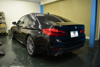 BMW 5シリーズ 530i Mｽﾎﾟｰﾂ G30型 型式変更後ﾓﾃﾞﾙ全面液晶ﾒｰﾀｰﾊﾟﾈﾙ   高出力 ｻﾝﾙｰﾌ ﾊｲﾗｲﾝP 全席ﾋｰﾀｰｱｲﾎﾞﾘｰ革 LEDﾍｯﾄﾞﾗｲﾄ 追従ACC HUD ﾊｰﾏﾝｶｰﾄﾞﾝ 車線変更&逸脱警告 衝突軽減B ﾀｯﾁﾊﾟﾈﾙ対応iﾄﾞﾗｲﾌﾞHDDﾅﾋﾞﾌﾙｾｸﾞ 3Dﾋﾞｭｰ Bｶﾒﾗ 電動ﾄﾗﾝｸ 2年保証