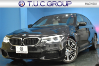 BMW 5シリーズ 530i Mｽﾎﾟｰﾂ G30型 型式変更後ﾓﾃﾞﾙ全面液晶ﾒｰﾀｰﾊﾟﾈﾙ   高出力 ｻﾝﾙｰﾌ ﾊｲﾗｲﾝP 全席ﾋｰﾀｰｱｲﾎﾞﾘｰ革 LEDﾍｯﾄﾞﾗｲﾄ 追従ACC HUD ﾊｰﾏﾝｶｰﾄﾞﾝ 車線変更&逸脱警告 衝突軽減B ﾀｯﾁﾊﾟﾈﾙ対応iﾄﾞﾗｲﾌﾞHDDﾅﾋﾞﾌﾙｾｸﾞ 3Dﾋﾞｭｰ Bｶﾒﾗ 電動ﾄﾗﾝｸ 2年保証