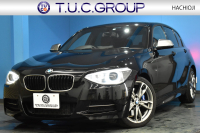 BMW 1シリーズ M135i 直6ﾀｰﾎﾞ320馬力 1ｵｰﾅｰ ｱﾀﾞﾌﾟﾃｨﾌﾞMｻｽ 大型ﾌﾞﾚｰｷｼｽﾃﾑ ﾋｰﾀｰ付黒革電動 ﾀｯﾁﾊﾟｯﾄﾞ付iﾄﾞﾗｲﾌﾞHDDﾅﾋﾞ Bｶﾒﾗ ﾘｱPDC ﾊﾟﾄﾞﾙｼﾌﾄ 専用18AW ｽﾏｰﾄｷｰ ETC 2年保証