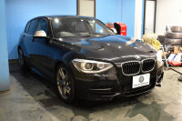 BMW 1シリーズ M135i 直6ﾀｰﾎﾞ320馬力 1ｵｰﾅｰ ｱﾀﾞﾌﾟﾃｨﾌﾞMｻｽ 大型ﾌﾞﾚｰｷｼｽﾃﾑ ﾋｰﾀｰ付黒革電動 ﾀｯﾁﾊﾟｯﾄﾞ付iﾄﾞﾗｲﾌﾞHDDﾅﾋﾞ Bｶﾒﾗ ﾘｱPDC ﾊﾟﾄﾞﾙｼﾌﾄ 専用18AW ｽﾏｰﾄｷｰ ETC 2年保証