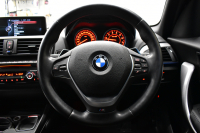 BMW 1シリーズ M135i 直6ﾀｰﾎﾞ320馬力 1ｵｰﾅｰ ｱﾀﾞﾌﾟﾃｨﾌﾞMｻｽ 大型ﾌﾞﾚｰｷｼｽﾃﾑ ﾋｰﾀｰ付黒革電動 ﾀｯﾁﾊﾟｯﾄﾞ付iﾄﾞﾗｲﾌﾞHDDﾅﾋﾞ Bｶﾒﾗ ﾘｱPDC ﾊﾟﾄﾞﾙｼﾌﾄ 専用18AW ｽﾏｰﾄｷｰ ETC 2年保証